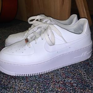 Women’s Nike Air Force 1 Sage Low Size 7.5
